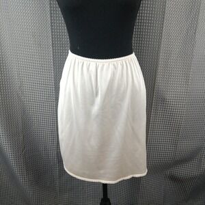 Bali Half Slip Size Small Beige Nylon Lace Trim Vintage Mini Length Slip